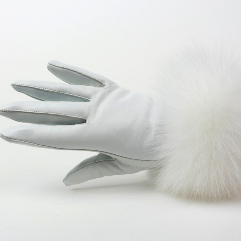 πNWT White Soft Leather Gloves With White Fox Fur and Velvet Lininβ¦ - Picture 9 of 11